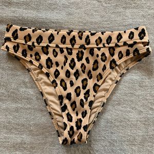 Billabong high waisted cheetah bikini bottoms-NEW!